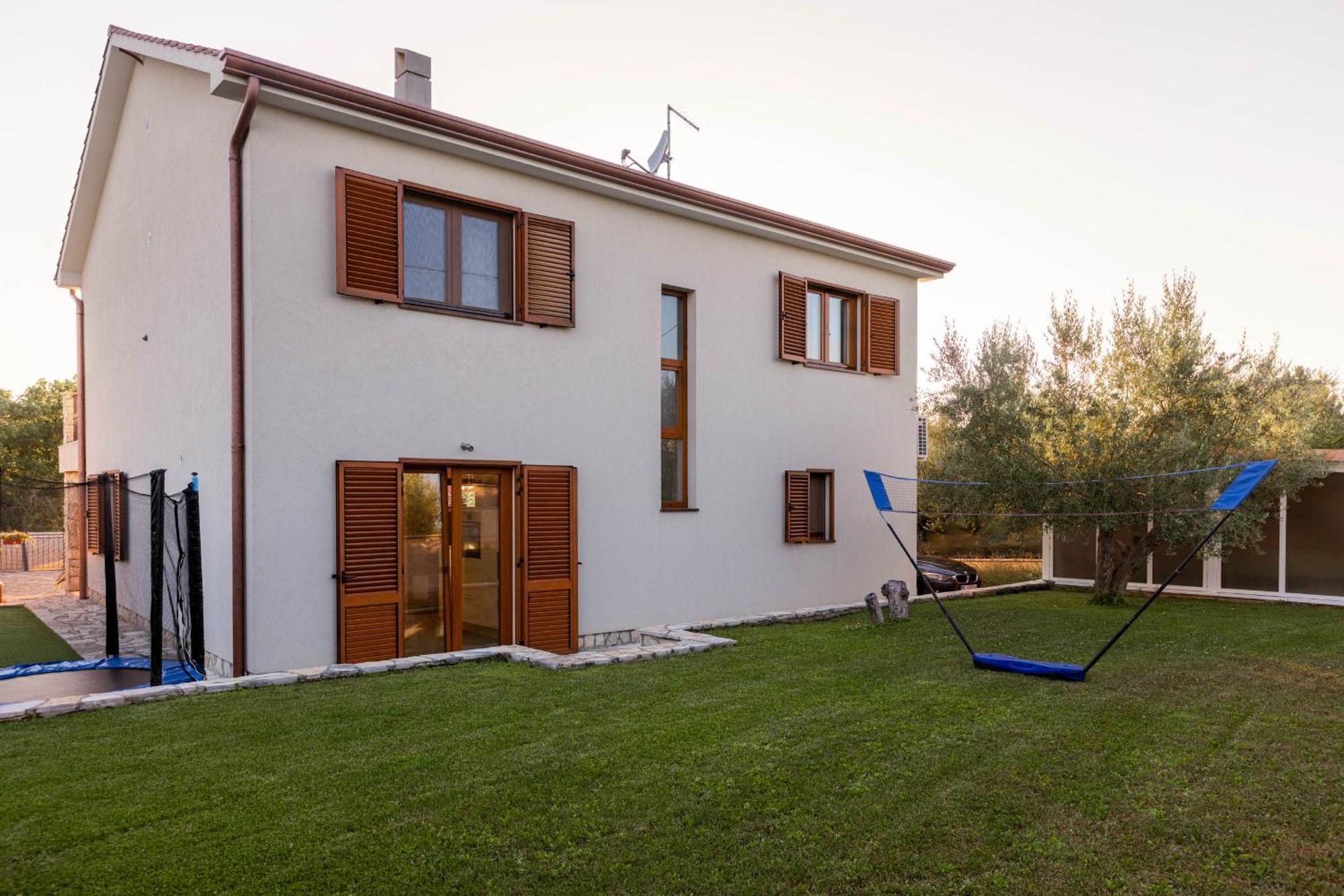 Villa Sara - Perfect Family Holiday Brzac 外观 照片